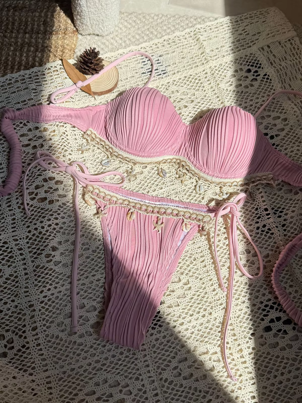 Shell Scalloped Ribbed Underwire Two-Piece Bikini Set - thumbnail 5